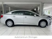 Gebraucht Toyota Avensis Basis 132 PS (97 kW) 2012 Silber Limousine
