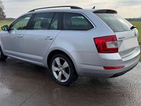 Gebraucht Skoda Octavia 105 PS (77 kW) 2014 Silber Kleinwagen