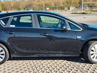 Gebraucht Opel Astra Innovation 140 PS (102 kW) 2012 Schwarz Limousine