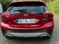 Gebraucht Infiniti QX30 170 PS (125 kW) 2016 Rot SUV
