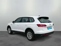 Gebraucht VW Touareg Basis 231 PS (169 kW) 2019 Pure white SUV