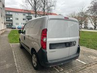 Gebraucht Opel Combo 95 PS (69 kW) 2018 Silber Van / Kleinbus