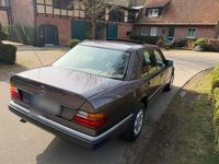 Second-hand Mercedes E260 160 CP (117 kW) 1990 Andere farben Berlinǎ