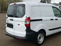 Gebraucht Ford Transit Basis 101 PS (74 kW) 2018 Weiß Van / Kleinbus