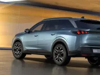 Neu Peugeot 5008 Allure 144 PS (105 kW) 2025 Ingaro blau SUV