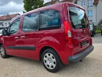 Gebraucht Peugeot Partner Family 90 PS (66 kW) 2012 Rot Van / Kleinbus