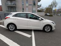 Gebraucht Hyundai i30 Edition 99 PS (72 kW) 2014 Weiß Limousine