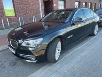 Gebraucht BMW 740 Exclusive 313 PS (230 kW) 2014 Schwarz Limousine