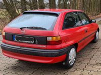 Gebraucht Opel Astra 75 PS (55 kW) 1996 Rot Limousine