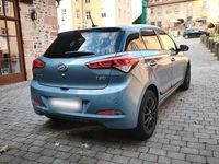 Gebraucht Hyundai i20 Passion 101 PS (74 kW) 2016 Blau Kleinwagen