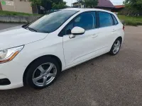 Używany Citroën C4 SELECTION 92 KM (67 kW) 2014 Biały Sedan/Limuzyna