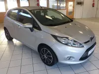 Gebraucht Ford Fiesta Champions Edition 115 PS (84 kW) 2012 Polarsilber Kleinwagen