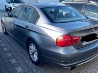 Gebraucht BMW 320 170 PS (125 kW) 2009 Grau Limousine