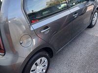 Usado VW up! Basis 65 HP (47 kW) 2023 Cinzento Citadino