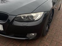 Gebraucht BMW 320 177 PS (130 kW) 2008 Schwarz Coupé
