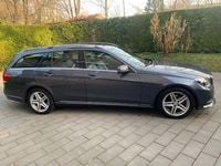 Gebraucht Mercedes E220 Avantgarde 170 PS (125 kW) 2015 Grau Kombi