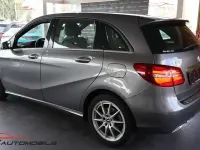 Gebraucht Mercedes B180 Style 122 PS (89 kW) 2018 Mountaingrau  met. Kleinwagen