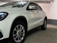 Gebraucht Mercedes GLA200 136 PS (100 kW) 2017 Weiß SUV