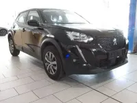Gebraucht Peugeot 2008 Active 101 PS (74 kW) 2021 Lackierung schwarz perla nera/ty SUV