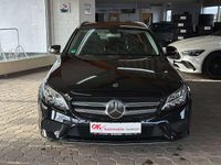 Gebraucht Mercedes C200 Avantgarde 160 PS (117 kW) 2020 Ung. schwarz  unilack Kombi