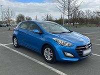 Gebraucht Hyundai i30 101 PS (74 kW) 2016 Blau Limousine