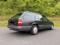 Second-hand Mercedes E250 113 CP (83 kW) 1995 Gri Break