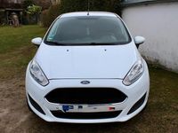 Gebraucht Ford Fiesta 74 PS (54 kW) 2017 Weiß Kleinwagen