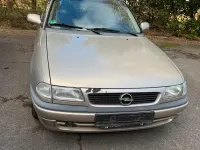 Usata Opel Astra 83 CV (61 kW) 1997 Argento Station wagon