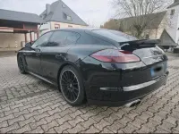 Gebraucht Porsche Panamera Turbo 550 PS (404 kW) 2011 Schwarz Kleinwagen