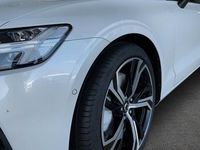 Gebraucht Volvo V60 Plus 197 PS (144 kW) 2025 Weiß Kombi