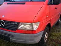 Gebraucht Mercedes Sprinter 122 PS (89 kW) 1998 Rot Van