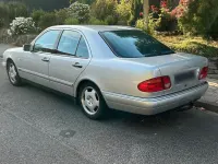 Gebraucht Mercedes E240 170 PS (125 kW) 1998 Silber Limousine