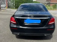 Gebraucht Mercedes E350 Avantgarde 258 PS (189 kW) 2018 Schwarz Limousine