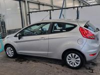 Gebraucht Ford Fiesta 82 PS (60 kW) 2011 Silber Kleinwagen