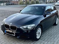 Gebraucht BMW 114 102 PS (75 kW) 2014 Schwarz Kleinwagen