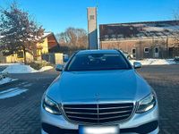 Gebraucht Mercedes E220 194 PS (142 kW) 2018 Silber Kombi