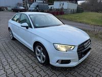 Gebraucht Audi A3 116 PS (85 kW) 2019 Weiß Limousine