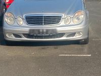 Gebraucht Mercedes E220 150 PS (110 kW) 2003 Silber Limousine