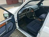Gebraucht Mercedes E280 197 PS (144 kW) 1993 Weiß Limousine