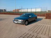 Używany Audi A4 101 KM (74 kW) 1997 Szary Sedan/Limuzyna