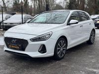 Gebraucht Hyundai i30 Premium 110 PS (80 kW) 2017 Weiß Limousine