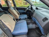 Gebraucht Mitsubishi Space Star 102 PS (75 kW) 2001 Silber Van / Kleinbus