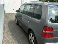 Gebraucht VW Touran 140 PS (102 kW) 2006 Grau Van / Kleinbus