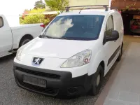 Gebraucht Peugeot Partner 75 PS (55 kW) 2010 Weiß Van / Kleinbus