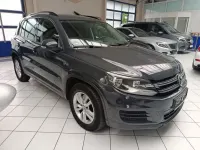 Gebraucht VW Tiguan Trendline 122 PS (89 kW) 2015 Grau SUV