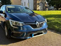Używany Renault Mégane Intens 101 KM (74 kW) 2017 Niebieski Sedan/Limuzyna