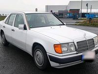 Gebraucht Mercedes E200 105 PS (77 kW) 1989 Weiß Limousine