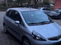 Käytetty Honda Jazz 83 HP (61 kW) 2002 Hopea Viistoperä