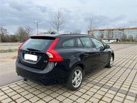 Gebraucht Volvo V60 Kinetic 150 PS (110 kW) 2017 Schwarz Kombi