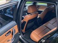 Gebraucht BMW 325 204 PS (150 kW) 2011 Schwarz Kombi